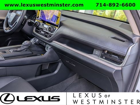 Used 2024 Toyota Grand Highlander AWD image 5