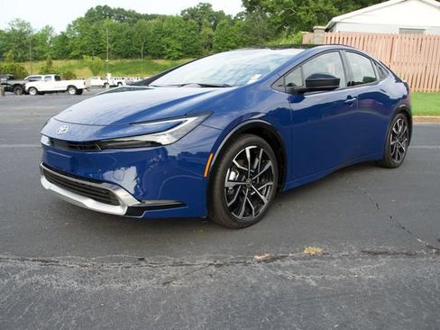 Used 2026 Toyota Prius Plug-In Hybrid FWD image 3