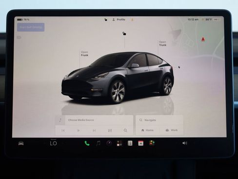Used 2023 Tesla Model Y Long Range AWD/4WD image 38