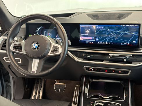 Certified 2024 BMW X7 xDrive40i w/ M Sport Package image 28