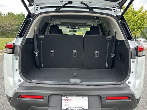 New 2025 Nissan Pathfinder SV w/ SV Premium Package image 13