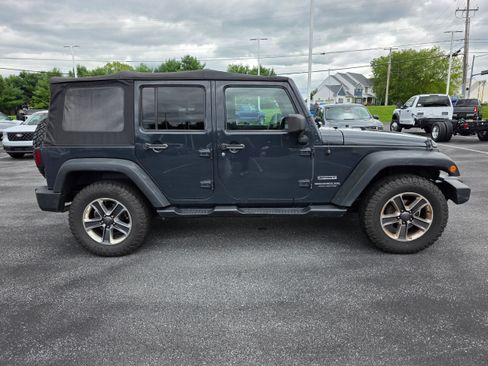 Used 2017 Jeep Wrangler Unlimited Sport w/ Quick Order Package 24S AWD/4WD image 4