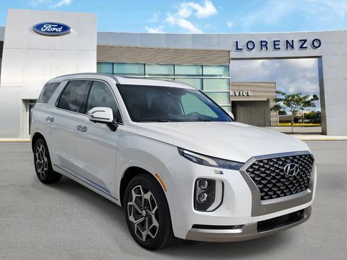 Used 2022 Hyundai Palisade Calligraphy image 3