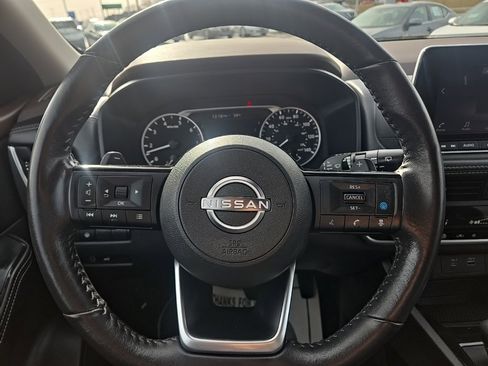 Used 2023 Nissan Rogue SV w/ SV Premium B Package image 15