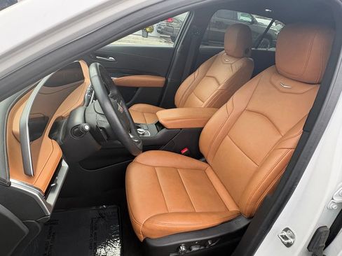Used 2024 Cadillac XT4 Premium Luxury w/ Active Safety Package AWD/4WD image 13