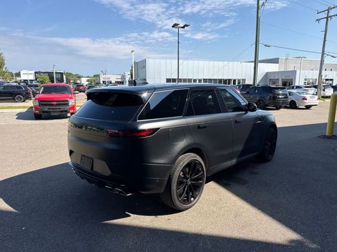 Used 2025 Land Rover Range Rover Sport Dynamic SE AWD/4WD image 5