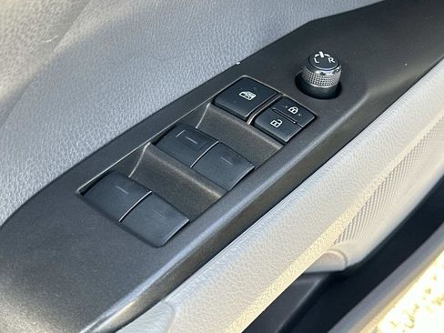 Used 2022 Toyota Camry LE image 23