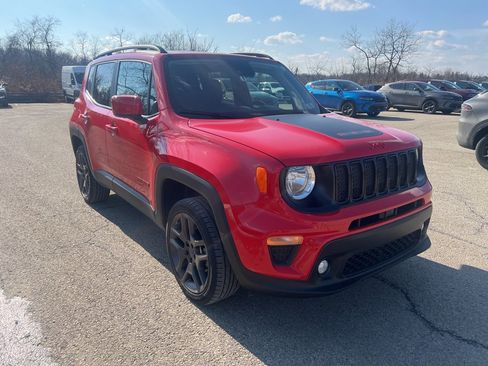 Used 2022 Jeep Renegade Latitude w/ Convenience Group image 1