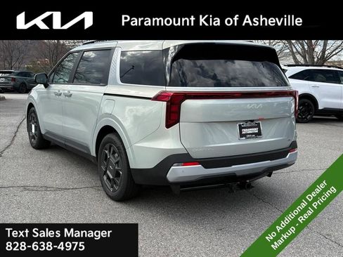 New 2026 Kia Carnival EX image 4