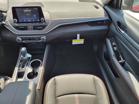New 2026 Nissan Altima 2.5 SR FWD image 13