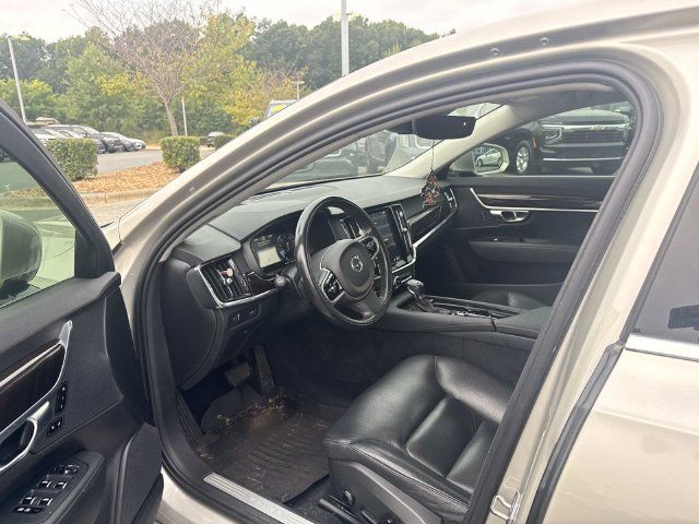 Used 2018 Volvo S90 T5 Momentum w/ Protection Package FWD image 4