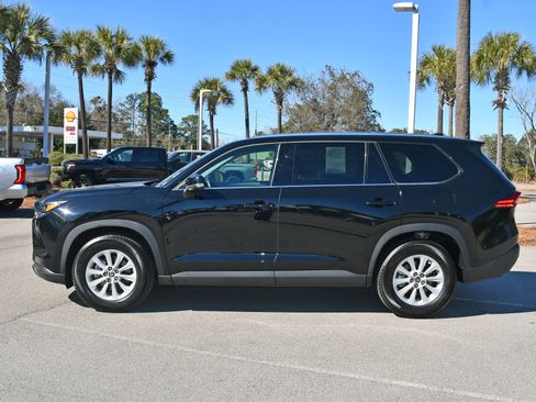 Certified 2024 Toyota Grand Highlander XLE image 5