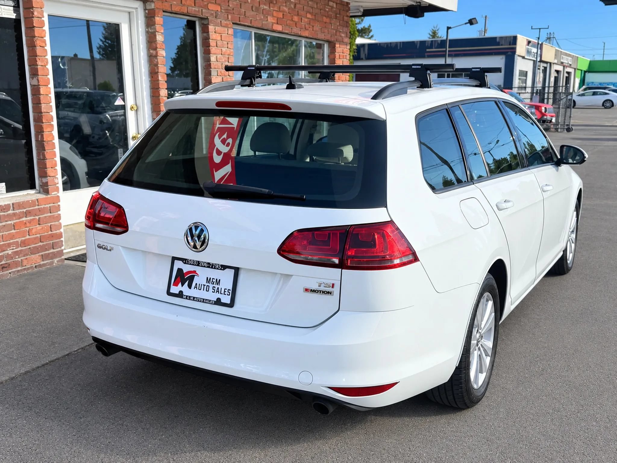 Used 2017 Volkswagen Golf S AWD/4WD image 3