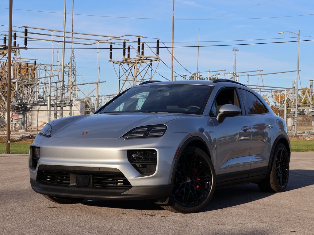 Certified 2025 Porsche Macan 4S Electric AWD/4WD image 1