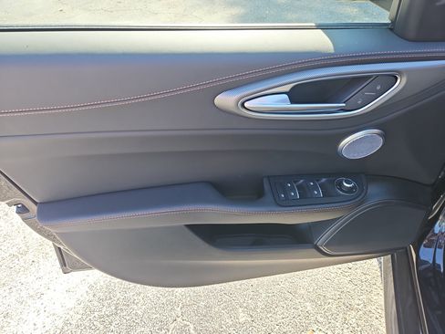 New 2025 Alfa Romeo Giulia w/ Driving Assist Package image 9