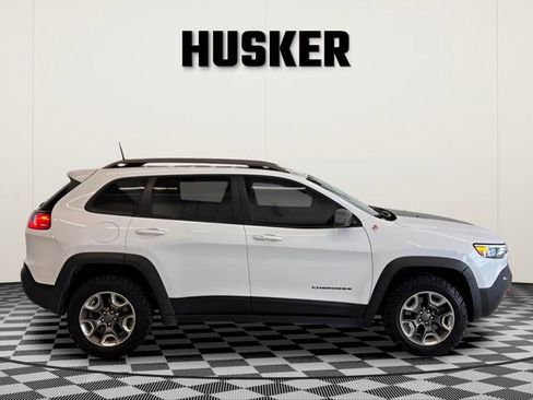 Used 2019 Jeep Cherokee Trailhawk image 2