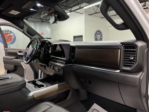 Used 2024 Chevrolet Silverado 2500 High Country w/ Technology Package AWD/4WD image 38