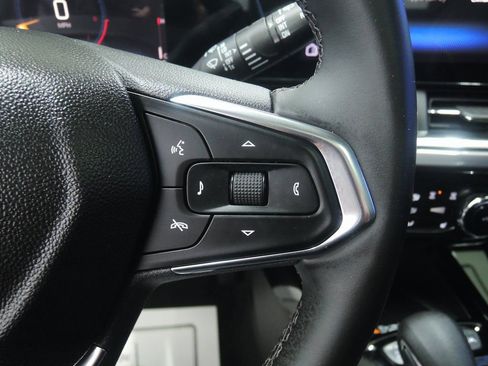 Used 2025 Chevrolet Trax ACTIV w/ Sunroof Package image 24