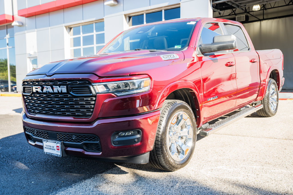 Used 2025 RAM 1500 Big Horn AWD/4WD image 3