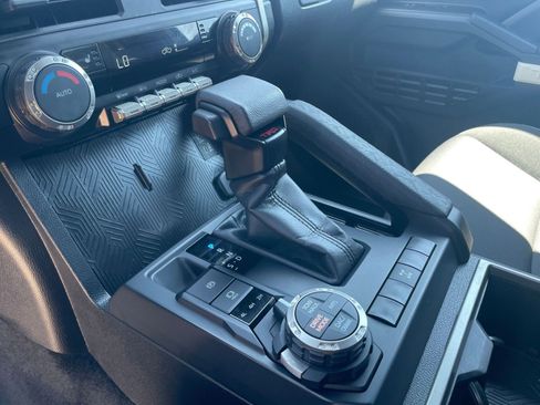 Used 2024 Toyota Tacoma TRD Off-Road image 77