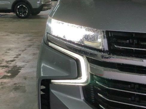 Used 2023 Chevrolet Suburban LT AWD/4WD image 9