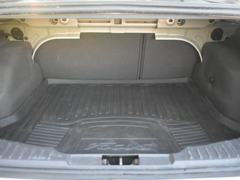 Used 2014 Ford Focus SE w/ Equipment Group 201A image 32