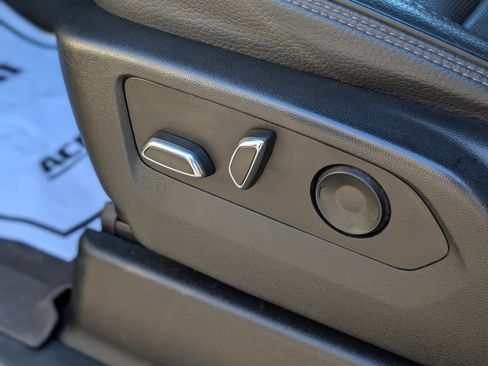 Used 2022 GMC Yukon Denali image 35