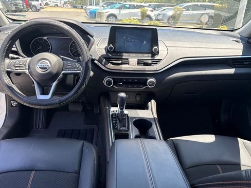 Used 2022 Nissan Altima 2.5 SR FWD image 4