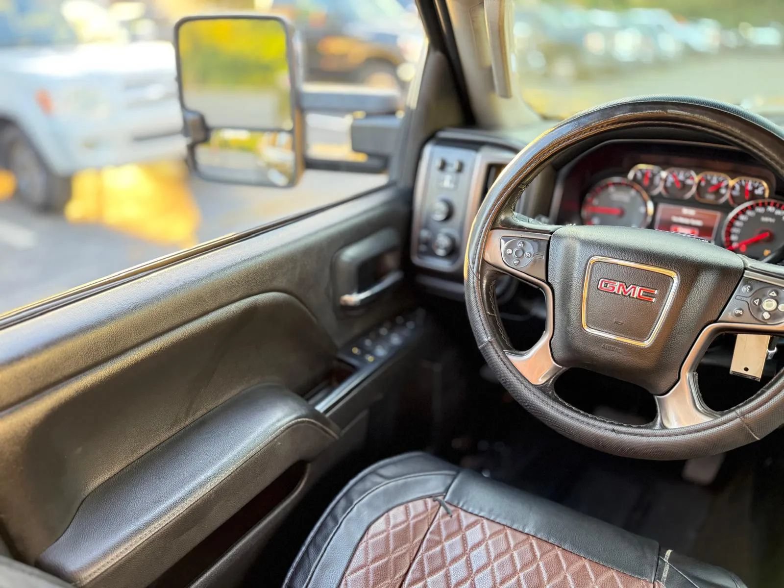 Used 2015 GMC Sierra 2500 SLE AWD/4WD image 21
