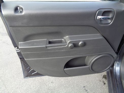 Used 2014 Jeep Patriot Sport w/ Tire & Wheel Group image 13