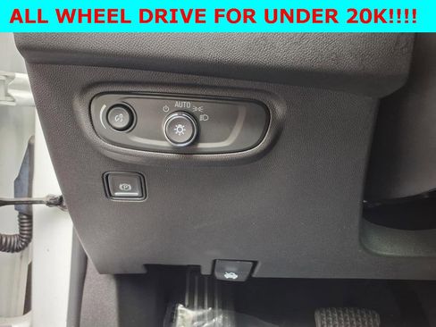 Used 2022 GMC Terrain SLE image 15