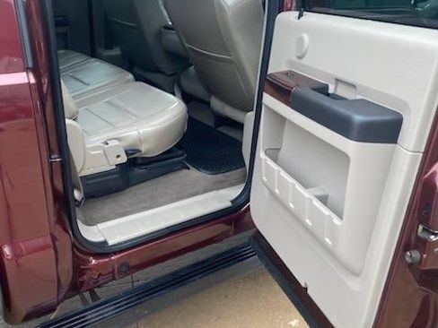 Used 2010 Ford F350 Lariat image 13