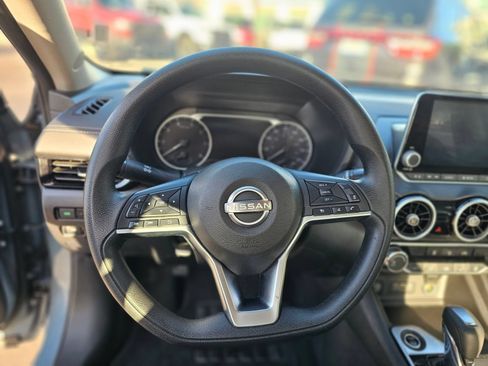 Used 2024 Nissan Sentra SV FWD image 21