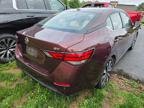 Used 2023 Nissan Sentra SV w/ SV Premium Package FWD image 5