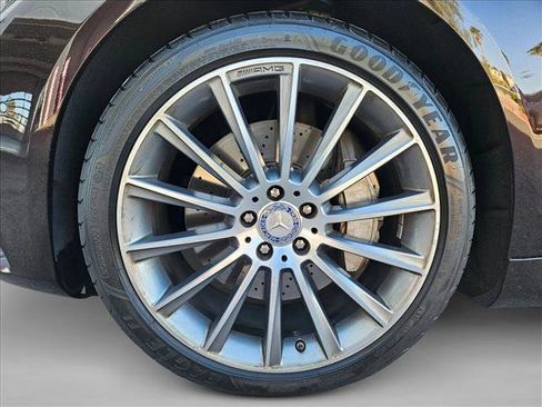Used 2017 Mercedes-Benz S 550 Sedan image 23