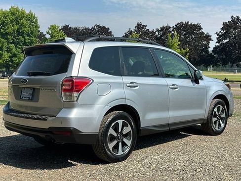 Used 2018 Subaru Forester 2.5i Premium AWD/4WD image 9