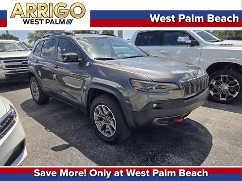 Used 2022 Jeep Cherokee Trailhawk w/ Trailer Tow Group AWD/4WD image 1