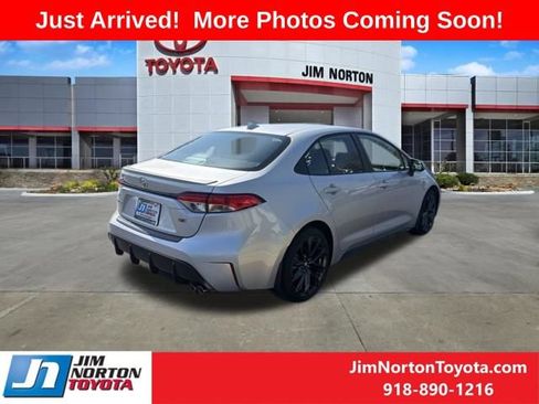 Used 2025 Toyota Corolla SE w/ SE Premium Package FWD image 8