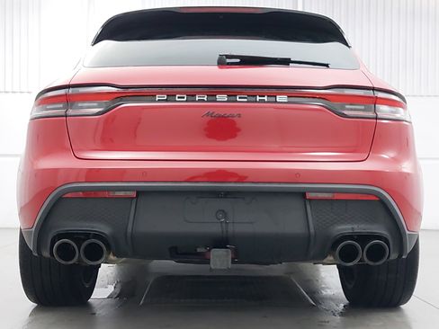 Used 2025 Porsche Macan image 6