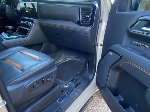 Used 2023 GMC Sierra 1500 AT4 w/ Technology Package image 17