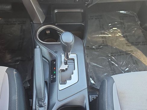 Used 2018 Toyota RAV4 XLE AWD/4WD image 18
