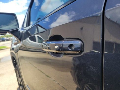 Used 2024 GMC Sierra 1500 AT4 w/ Technology Package AWD/4WD image 9