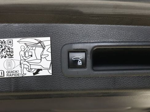 Used 2022 Toyota Sienna XLE image 43