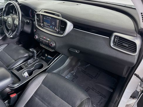 Used 2016 Kia Sorento SX image 30