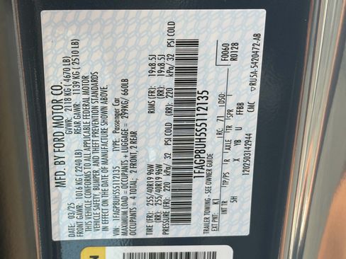 Used 2025 Ford Mustang Premium RWD image 33