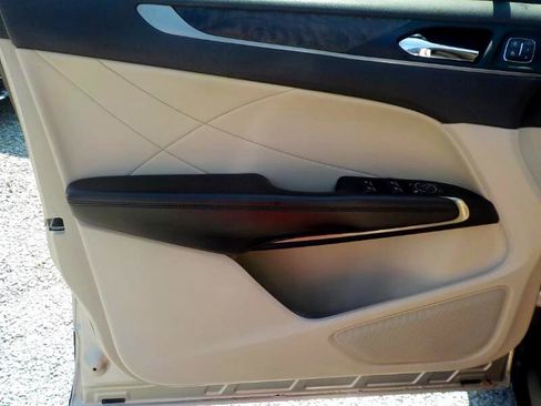 Used 2017 Lincoln MKC Reserve image 10