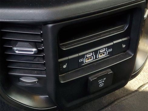 Used 2025 RAM 1500 Laramie image 31