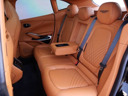 Used 2021 Aston Martin DBX image 20