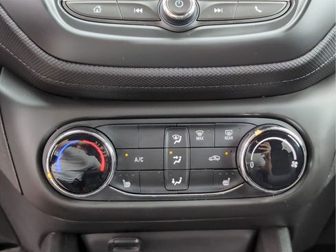 Used 2023 Chevrolet TrailBlazer LT FWD image 20