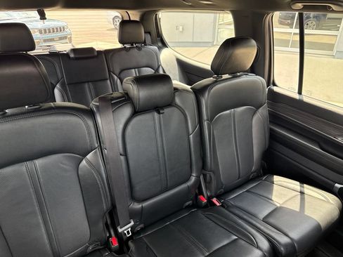 Used 2024 Jeep Wagoneer Series II w/ Flexible Seating Group AWD/4WD image 40